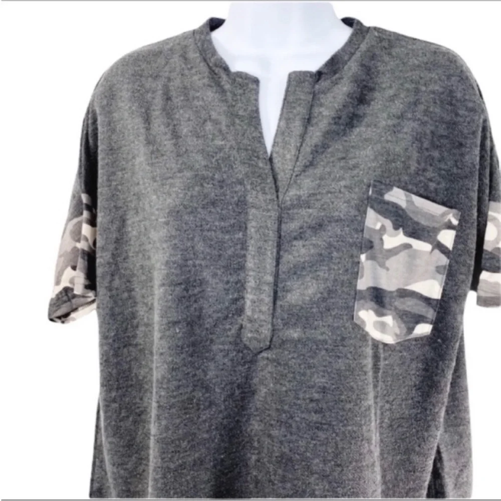 L LOVE camo short sleeve top L gray